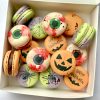 halloween-spooky-scary-macarons-gift-box