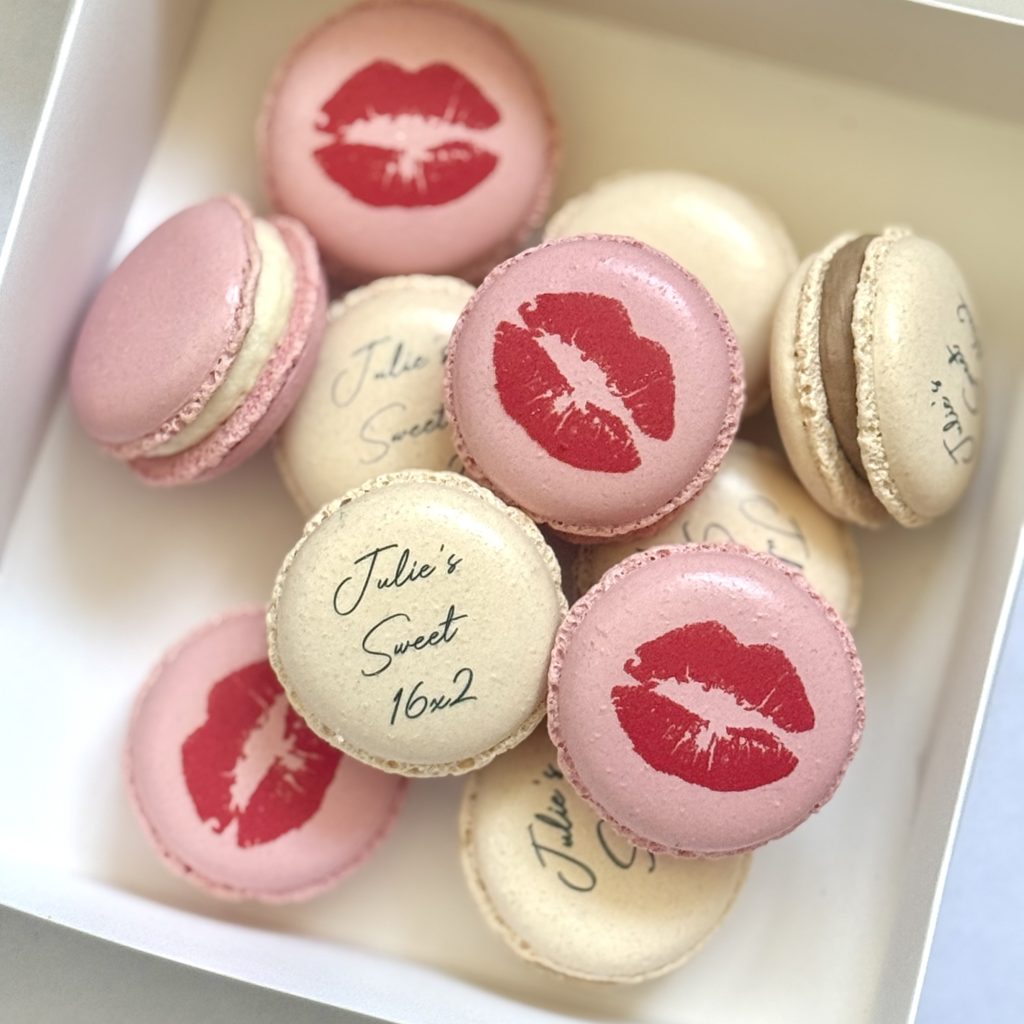 pink-white-personalised-macarons