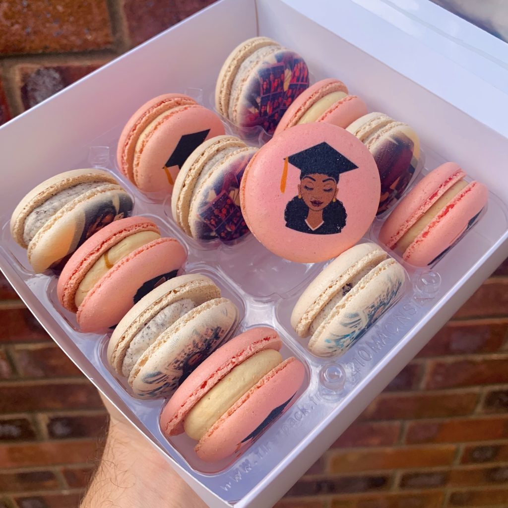 personalised-design-macarons
