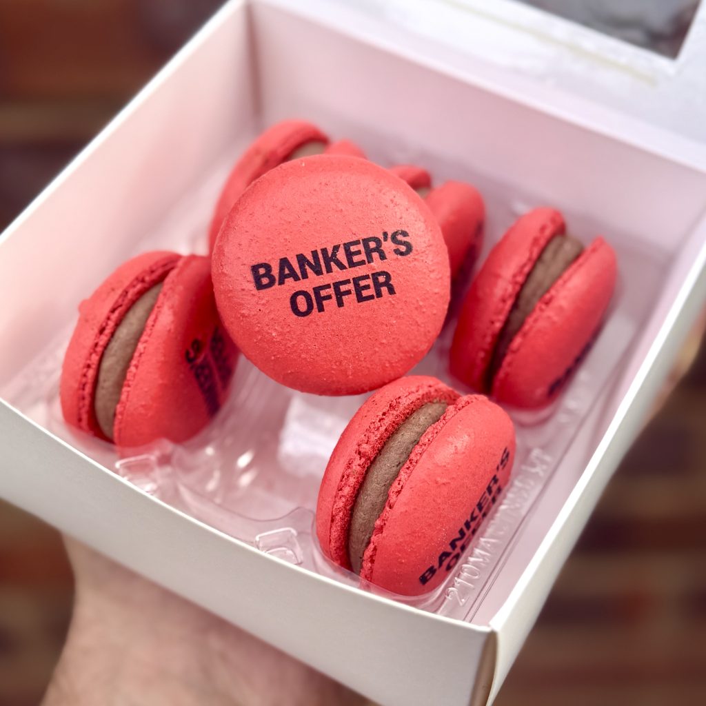 personalised-design-macarons