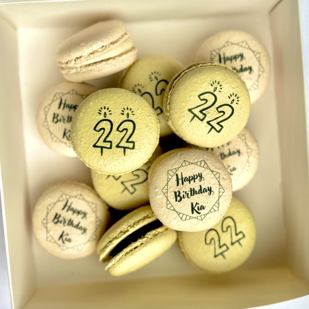 personalised-birthday-macarons