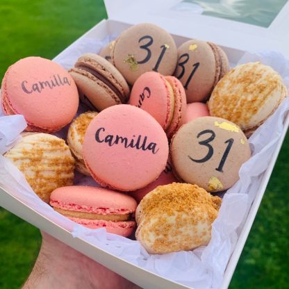 personalised-macarons