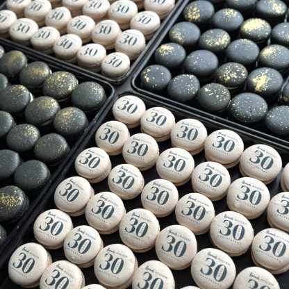branded-logo-macarons