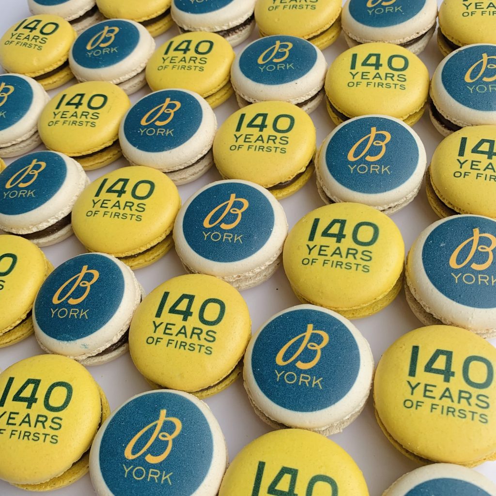 branded-logo-macarons