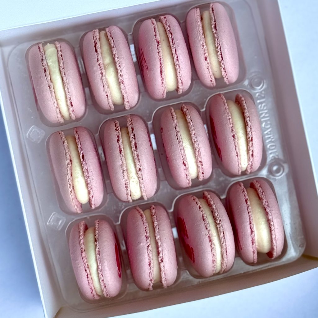 baby-shower-girl-light-pink-macarons