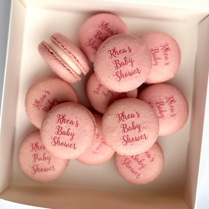 personalised-baby-shower-macarons