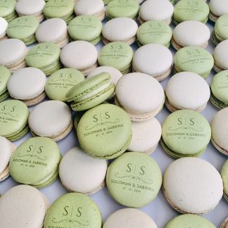 personalised-wedding-favour-macarons