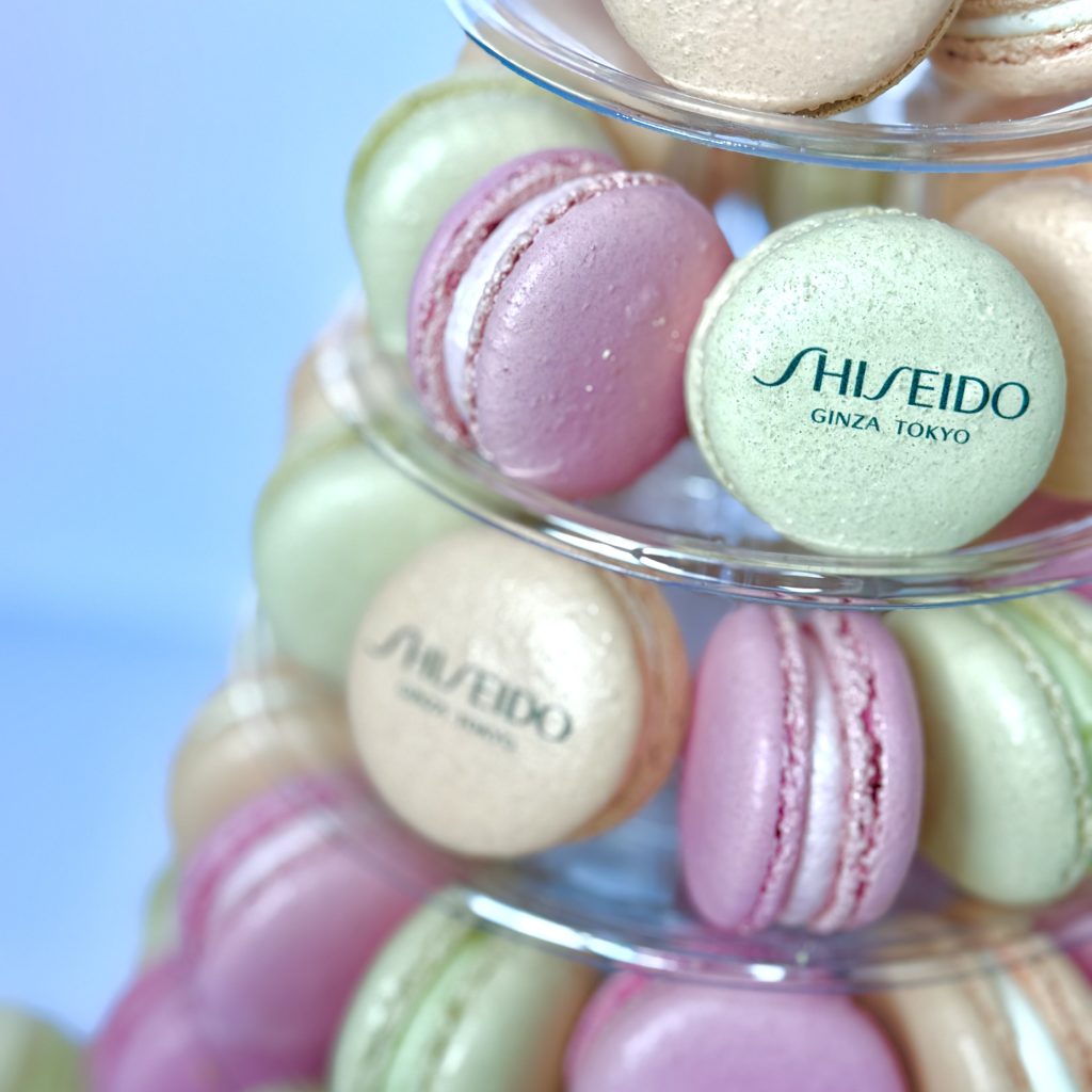 branded-logo-macarons-tower