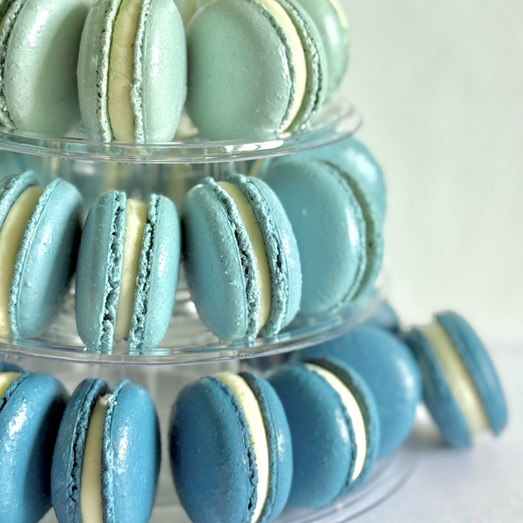 dark-blue-ombre-macaron-tower