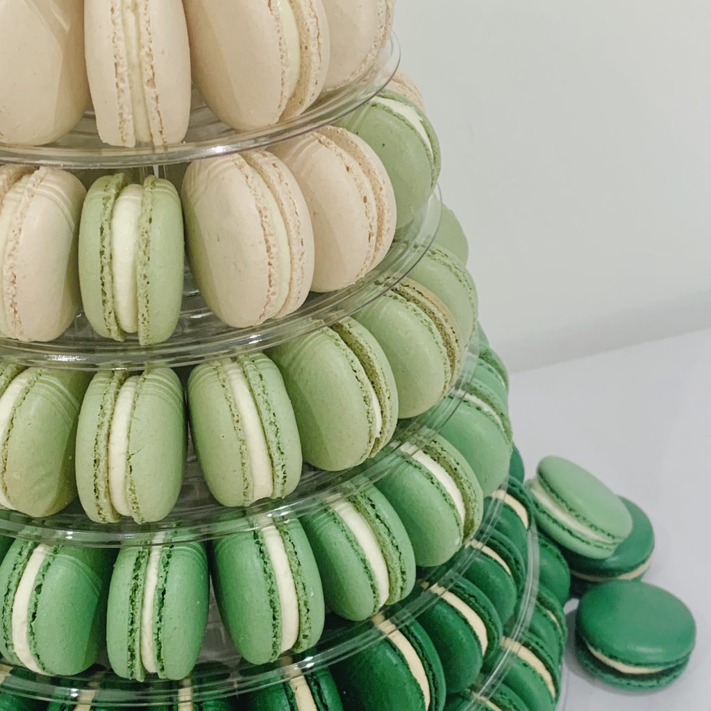 green-ombre-macaron-tower