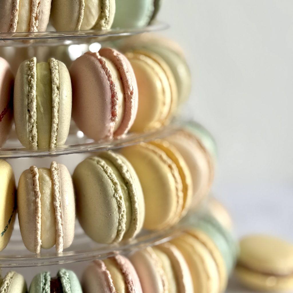 pastel-macaron-tower