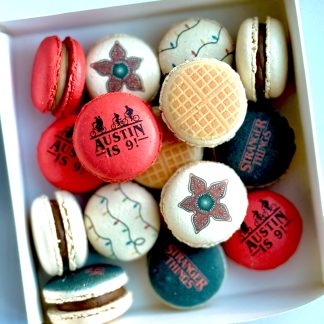 stranger-things-personalised-macarons-gift-box