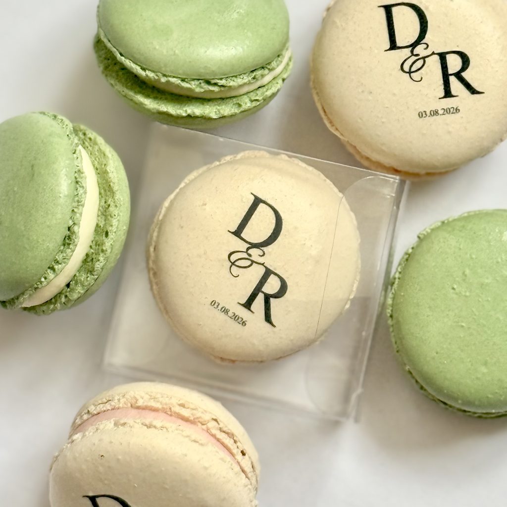 personalised-macaron-wedding-favour