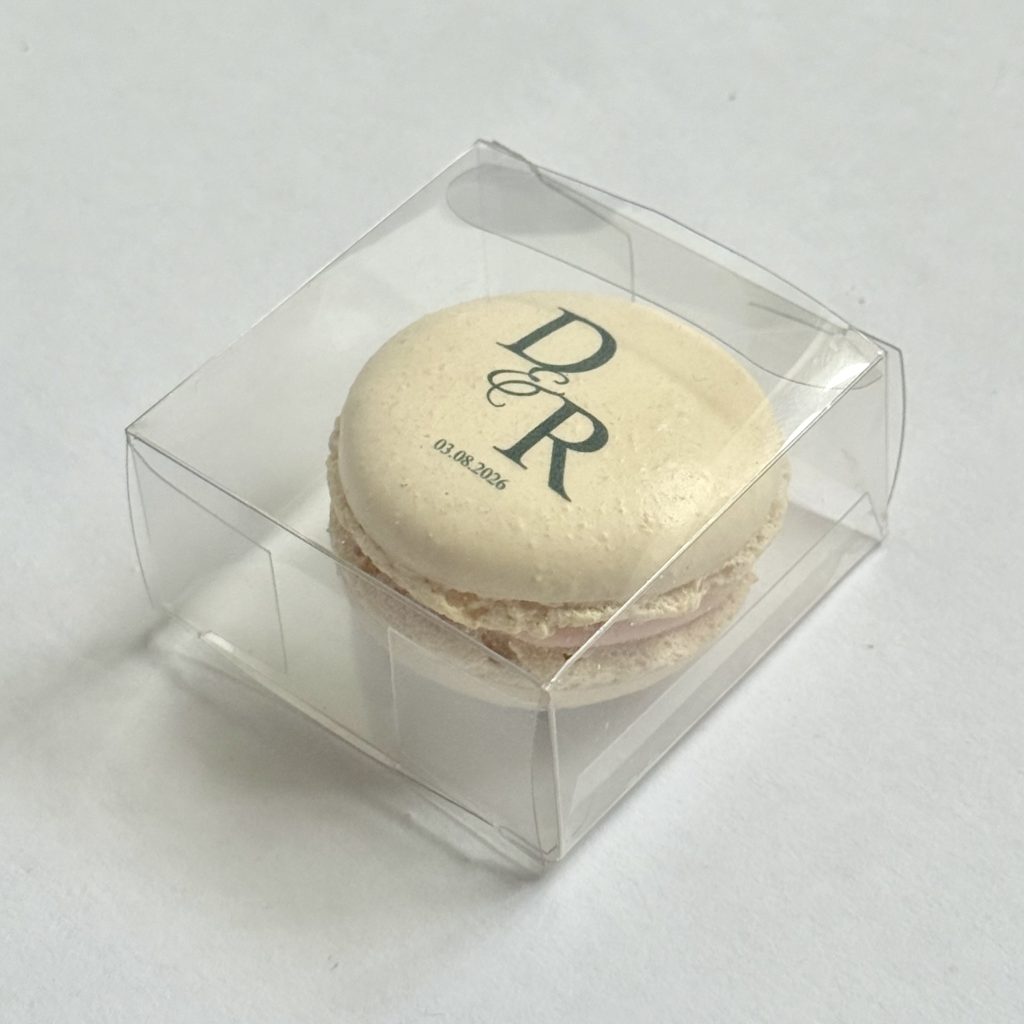 single-personalised-macaron-favour-gift