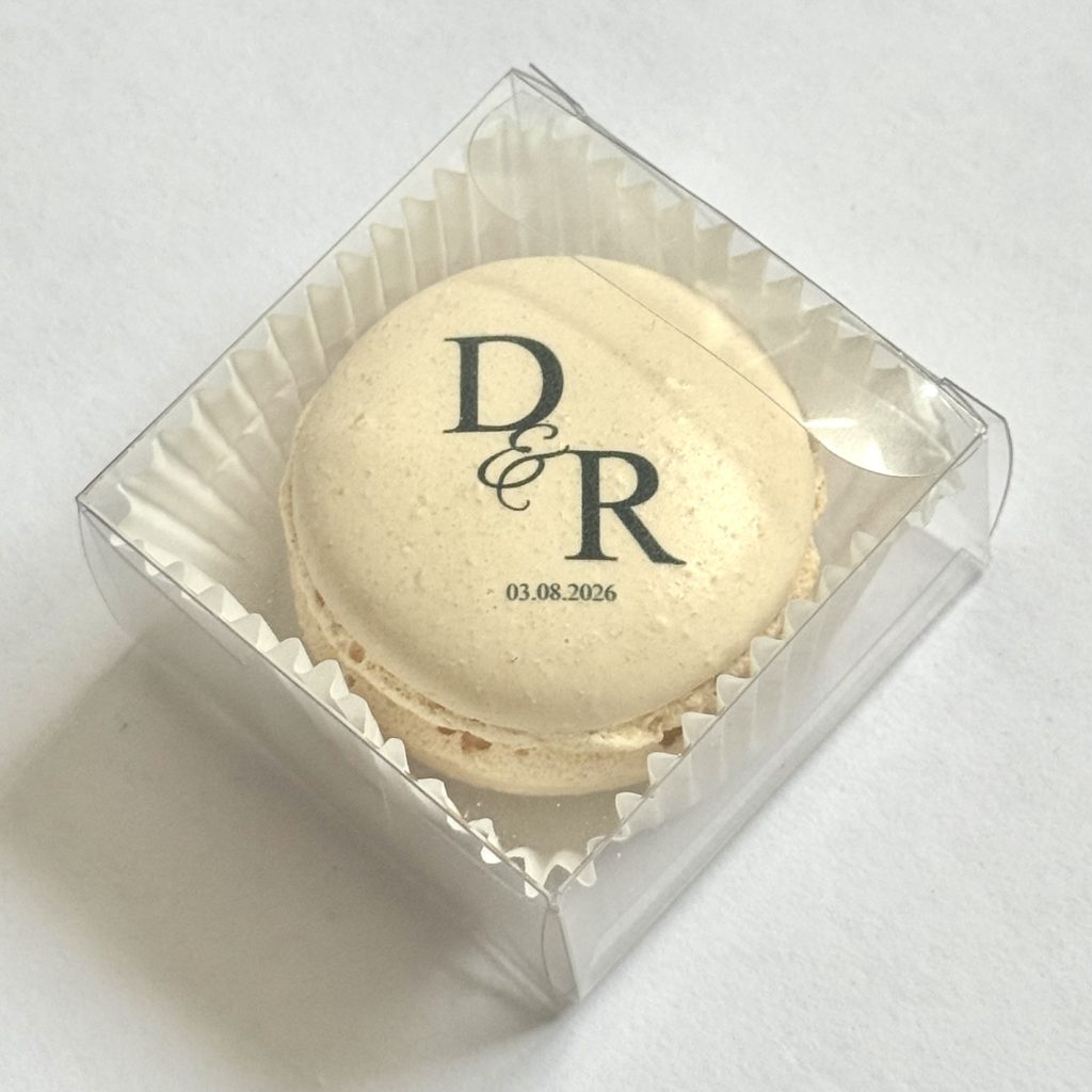 single-personalised-macaron-favour-gift