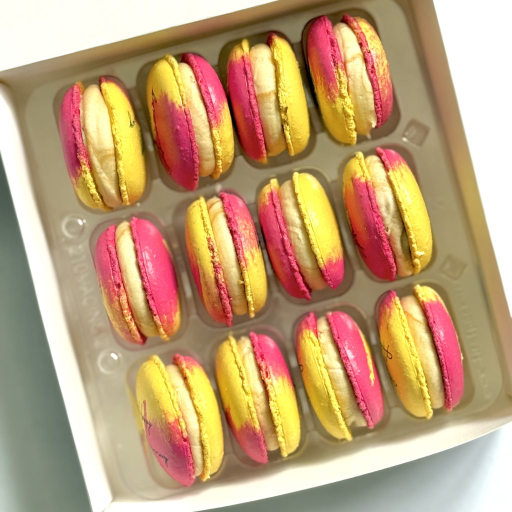 personalised-swirl-macarons